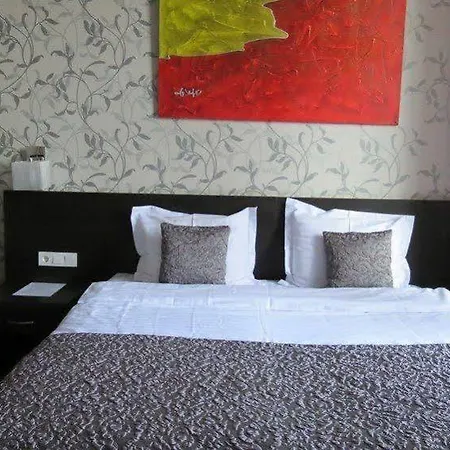 Отель Boutique - Iarcadia 4*